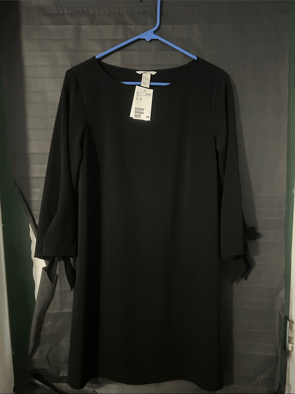 H&M Black Long-Sleeve Tie-Cuff Shift Dress